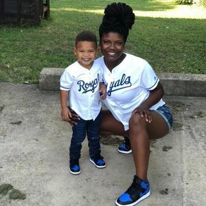 Meet your Posher, Monique